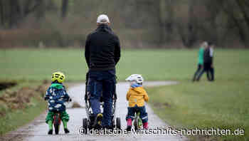 Mehr Väter gehen in Elternzeit, doch Feministen weiter unzufrieden