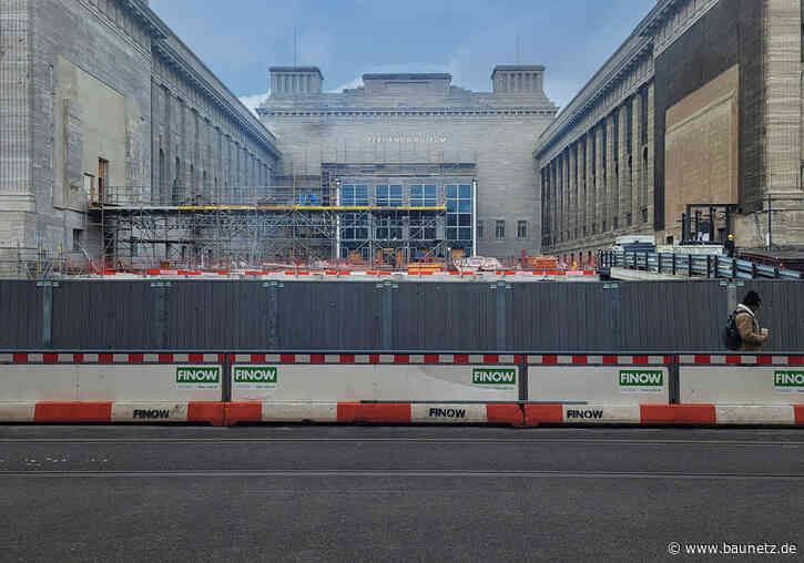 Es ist zu spät
 - Zum Umbau des Berliner Pergamonmuseums