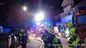 Rauchbildung in Neuöttinger Wohnhaus - Drei Personen gerettet