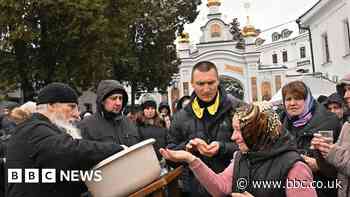 Ukraine war: Orthodox clerics say they will not leave Kyiv monastery