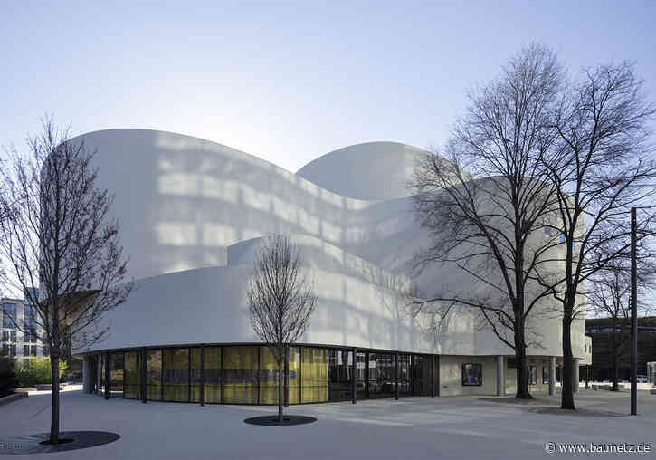 Endlich offen fürs Umfeld
 - Sanierung des Schauspielhauses in Düsseldorf von ingenhoven associates