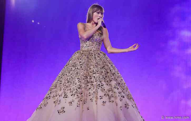 Taylor Swift responds to letter from seven-year-old fan at show