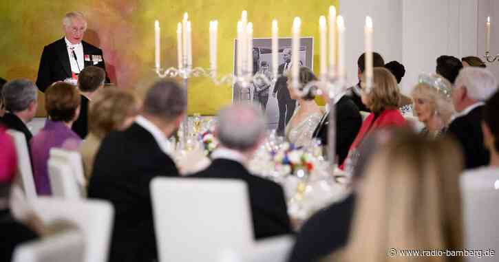 König Charles, Miss Sophie und der feine Humor