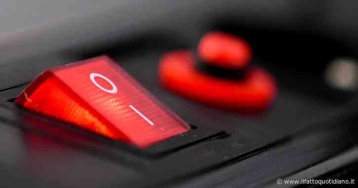 Bollette, Arera: “Prezzo della luce cala del 55% nel secondo trimestre”. Riattivati oneri di sistema