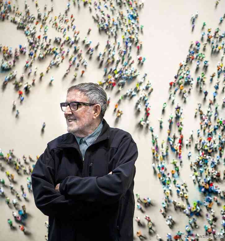 The Estate of Juan Genovés, Visual Poet of Spain’s Social Flux, Is Now Represented by Opera Gallery