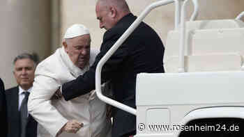 Papst Franziskus länger in Krankenhaus – Vatikan findet Ersatz für Oster-Auftakt