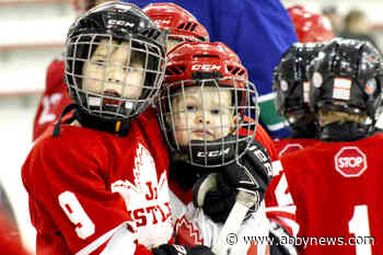 Lower Mainland players join Vancouver Canucks for national anthem at March 31 game
