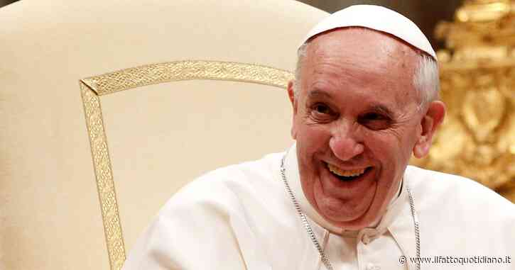 Migliorano le condizioni di Papa Francesco: “Potrebbe essere dimesso nei prossimi giorni”