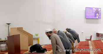 'Understand each other': How the holy month of Ramadan works, as seen at Lake in the Hills mosque