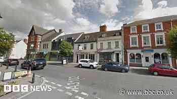 Royal Wootton Bassett: Road worker punched in 'nasty' attack