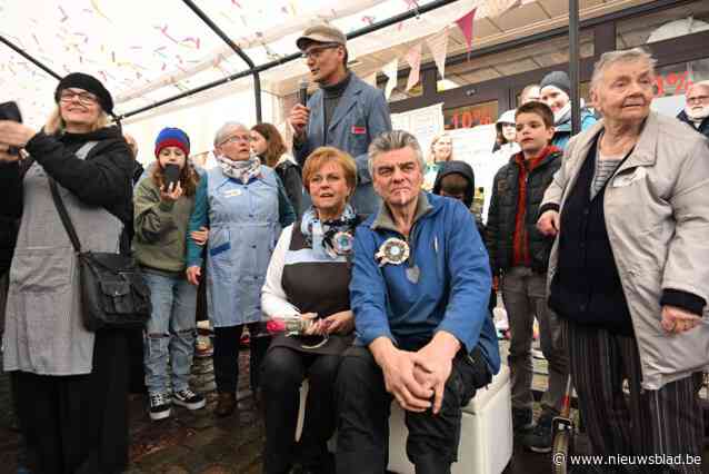 Buurt neemt na 40 jaar afscheid van Johan en Carine van buurtwinkel In de Poort: “We gaan hen enorm missen”