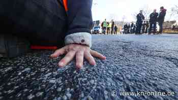 Sachsen: CDU will „Klimakleber“ für Polizeieinsatz zur Kasse bitten – 28 Euro je angefangene halbe Stunde