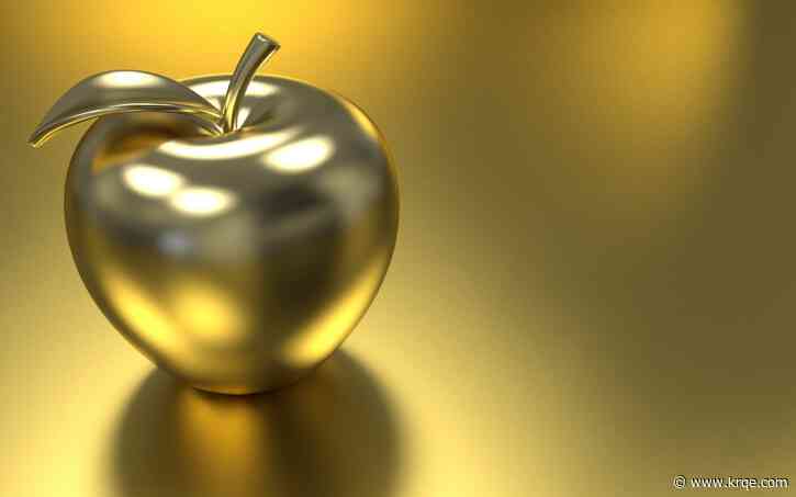 Bernalillo Elementary School teacher wins Golden Apple award