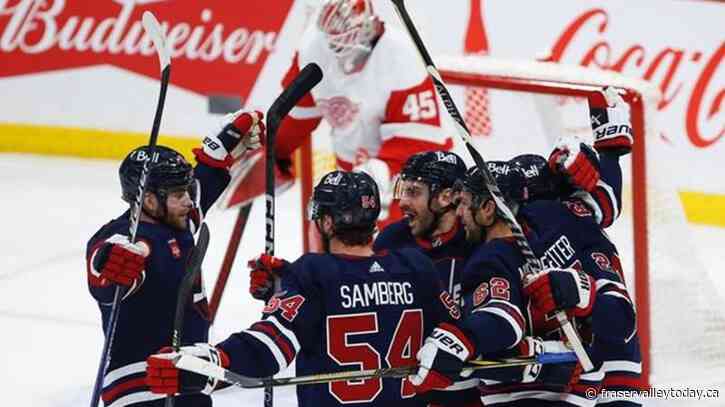 Jets’ top guns connect in 6-2 win over Red Wings