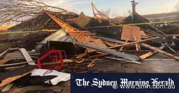 Monster tornadoes spawned by supercell thunderstorms shred US homes