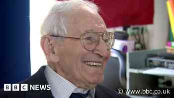 Cheshire reading volunteer, 100, receives BEM at school