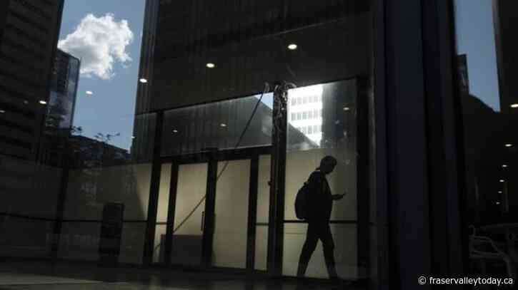 As economy slows, Liberals push off EI reform over worries it could drive up premiums