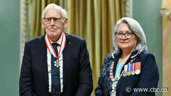 Transportation pioneer Jan den Oudsten, who shaped North American transit bus in Winnipeg, dead at 92