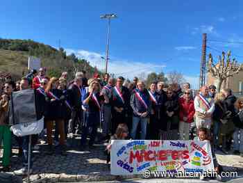 "Non aux mâchefers à la Sarrée": plus de 300 manifestants ce samedi matin à Châteauneuf-Grasse contre le projet d’usine au Bar-Sur-Loup