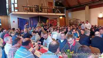 Dankesgeste – Meinersens Rat bedient Feuerwehr