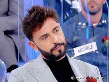 Armando litiga con tutti a Uomini e Donne: Maria de Filippi prende le sue difese