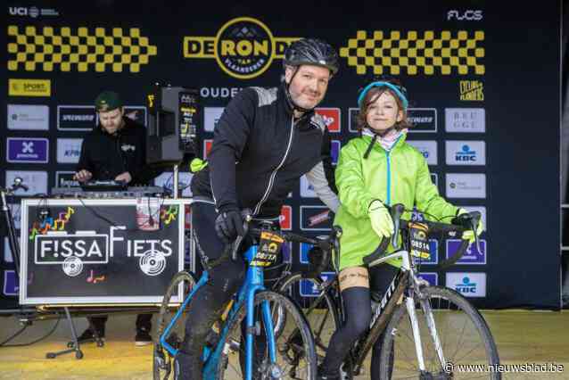 10-jarige Willem was de jongste wielertoerist in de Ronde vandaag: “Een spandoek met mijn naam? Hoeft niet per se”