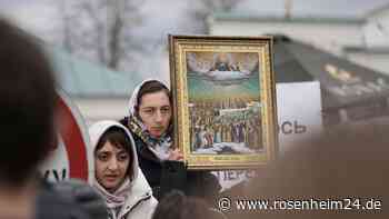 Proteste in Kiew: Gläubige ziehen nach Razzia bei Pawlo vor berühmtes Kloster – Anhörung am Montag