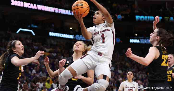 Women's Basketball Coach Warns Critics and Media: 'We're Not Monkeys ... So Watch What You Say'