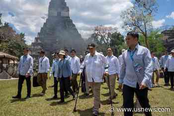 Presidents of Taiwan, Guatemala Visit Mayan Pyramid