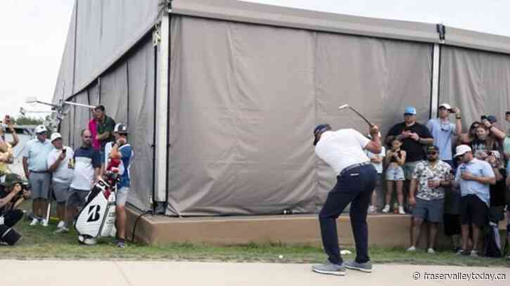 Rodgers leads Texas Open, Canadian Conners by 1 stroke