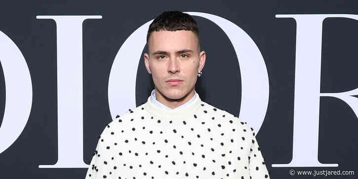 'Elite' Star Aron Piper Strips Down & Throws Up a Middle Finger for Naked Thirst Trap