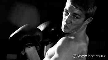 Ken Buchanan: Scotland's first undisputed boxing world champion dies at 77