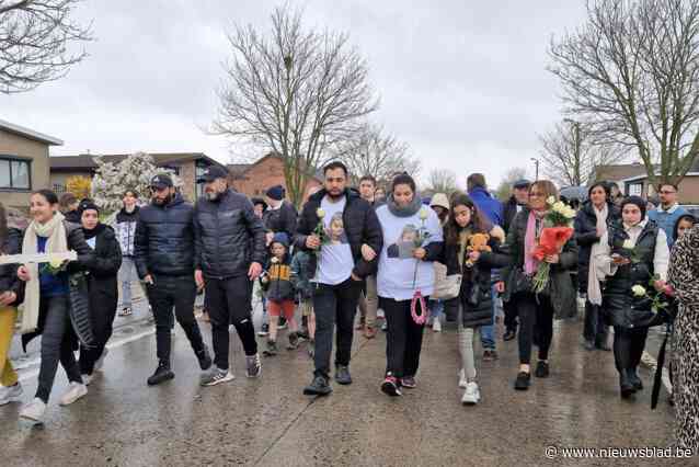 “Het is ongelofelijk fijn dat zoveel mensen met ons meeleven”: ouders van overleden Ranim (3) in tranen bij herdenkingswandeling