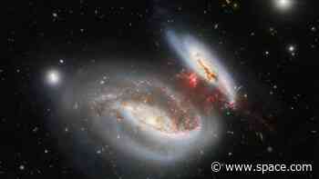 Colliding Taffy Galaxies create a sweet 'cosmic butterfly' (video)