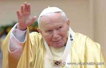 Des milliers de Polonais manifestent ce dimanche pour défendre la réputation de l'ex-pape Jean Paul II