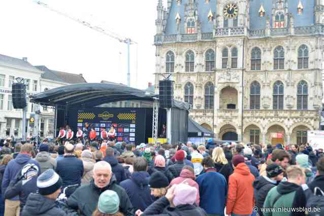Zee van wielerfans bij start Ronde voor vrouwen