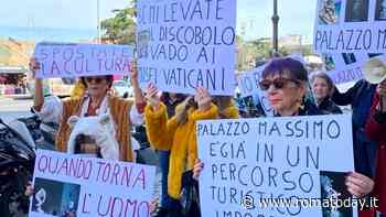 “Non toglieteci il discobolo Lancellotti”: residenti in piazza contro il trasferimento