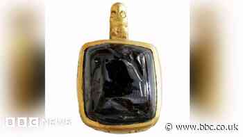 Great Tey: Medieval pendant with 'magical' Hebrew words found