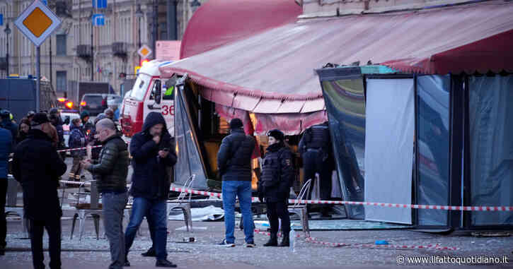 Esplosione in un caffè a San Pietroburgo: morto il blogger nazionalista russo Tatarsky. L’ordigno nascosto in una statuetta regalo – diretta