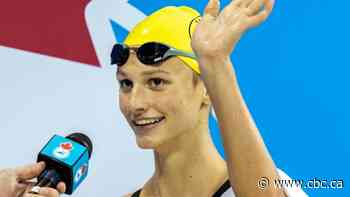 Summer McIntosh sets another world junior, national record, headlines Canadian world championship team
