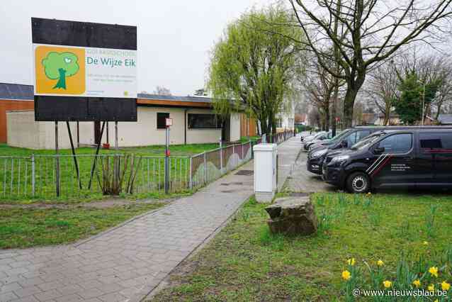 Paaltjes moeten “onveilige schoolomgeving” autovrij maken, maar vanuit de buurt komt direct gemor: “Dit is niet de juiste oplossing”