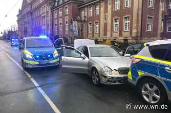 23-Jähriger flüchtet vor Polizei und verursacht drei Unfälle