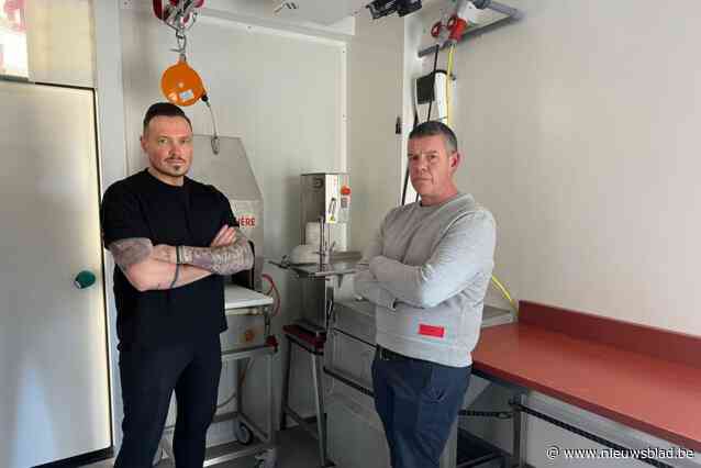 Flying Butcher verwerkt geslachte dieren in omgebouwde vrachtwagen: “Eenvoudig en helemaal volgens de regels”