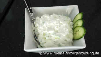 Frischen Tsa­t­si­ki selber machen – mit Bärlauch statt mit Knoblauch wird‘s besonders frühlingshaft