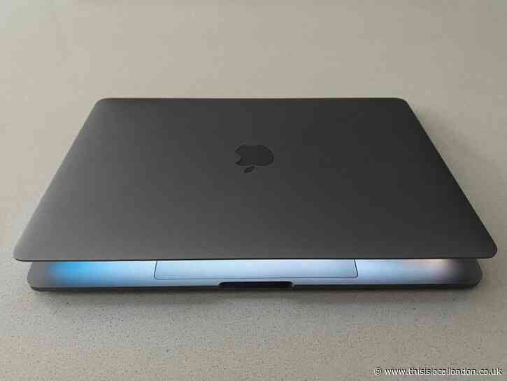 What effect does social media have on our lives?, By Ayla Nordkamp