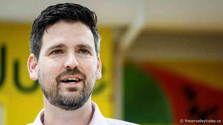 Ottawa may have to adjust future help for Ukrainian refugees: immigration minister