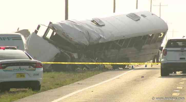 Florida migrant worker bus, tanker truck collide, killing 1, injuring 10 others