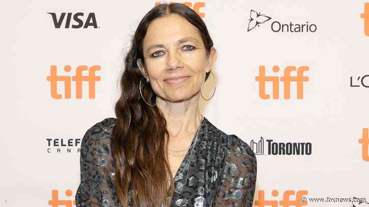 Justine Bateman feels 'sad' for younger women who feel they need plastic surgery