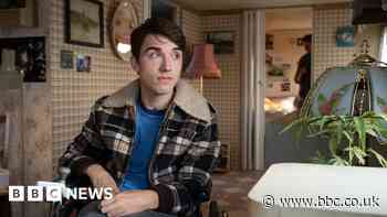 Sex Education star on how friendship with hospital staff helped recovery