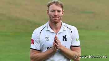 Liam Norwell: Warwickshire paceman to stay until 'at least' end of 2025 season